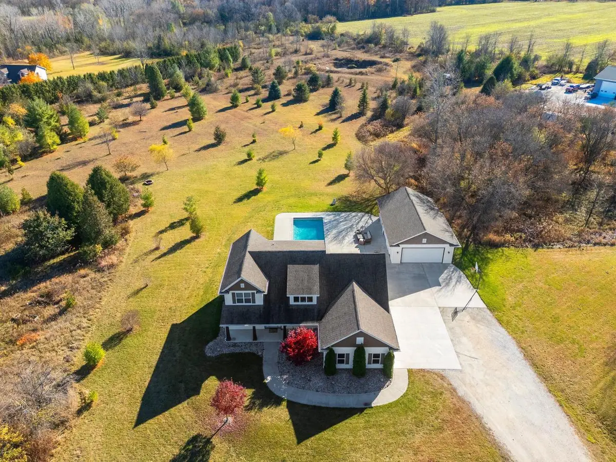 4923 Pierce DRIVE, Manitowoc, WI 54220 - Image #1