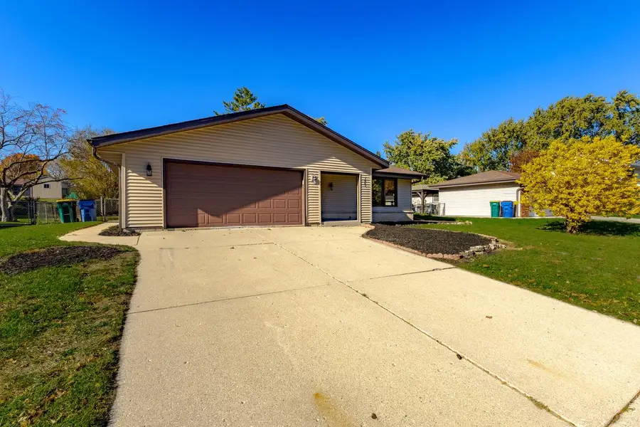 7661 S Lenox AVENUE, Oak Creek, WI 53154 - Image #2
