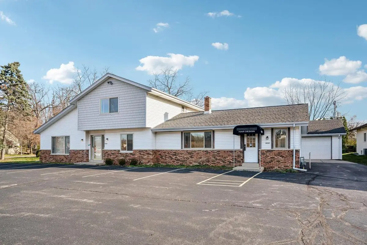 4646 S 124th STREET, Greenfield, WI 53228 - #1