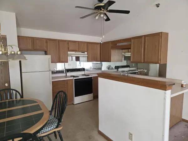 3651 E Barbara COURT #10, Oak Creek, WI 53154