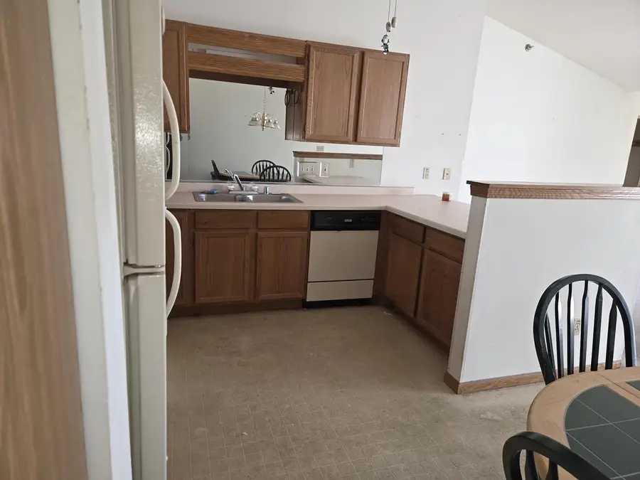 3651 E Barbara COURT #10, Oak Creek, WI 53154 - Image #2