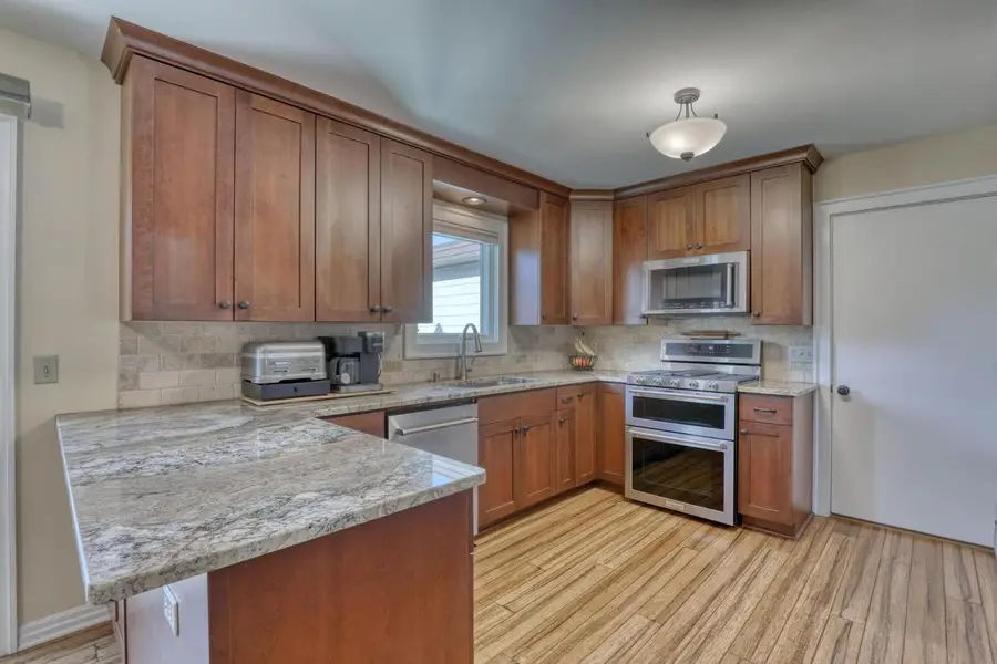 367 Prairie RUN, Grafton, WI 53024 - Image #3