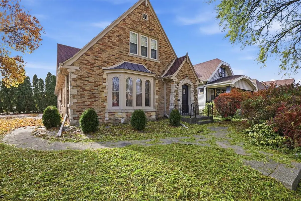 4709 W Leon TERRACE, Milwaukee, WI 53216 - Image #1