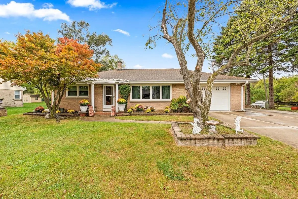 4805 S 39th STREET, Greenfield, WI 53221 - Image #1