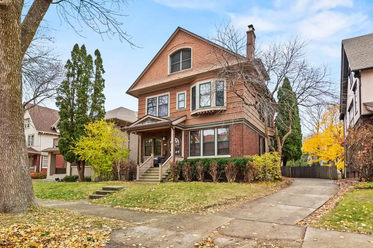 2918 N Hackett AVENUE, Milwaukee, WI 53211 - Image #1