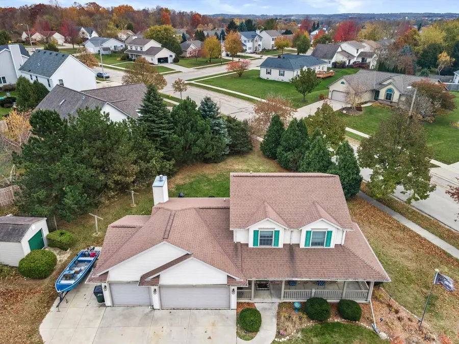 1401 Lee AVENUE, West Bend, WI 53090 - Image #3