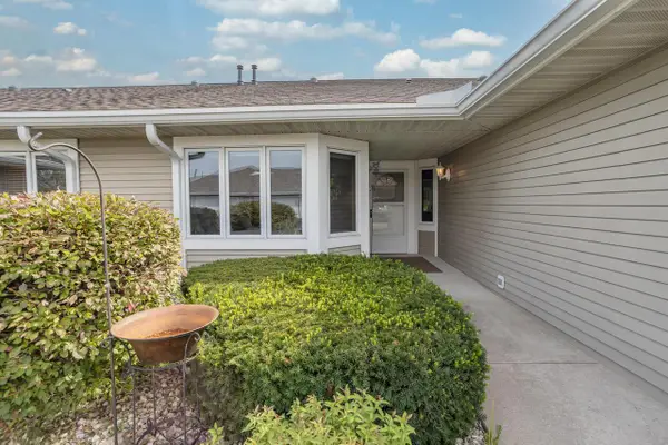 266 Hartford SQUARE #3, Hartford, WI 53027