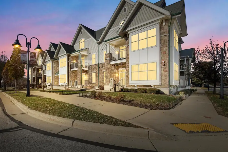 14900 W Wilbur DRIVE #1207, New Berlin, WI 53151 - Image #2