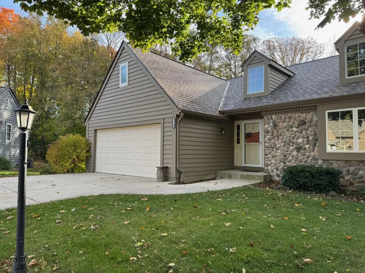 3720 S Bayberry LANE, Greenfield, WI 53228 - Image #1