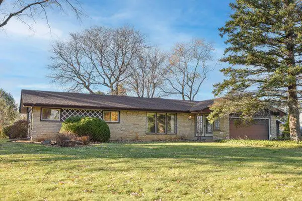 5315 S Maryknoll DRIVE, New Berlin, WI 53151