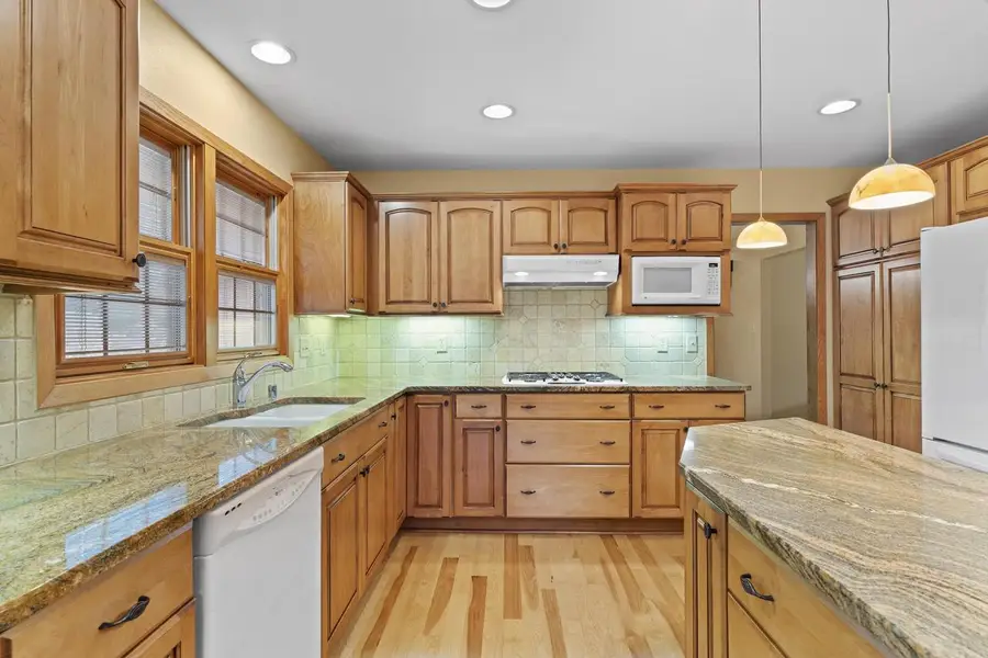 14840 Pomona ROAD, Brookfield, WI 53005 - Image #3