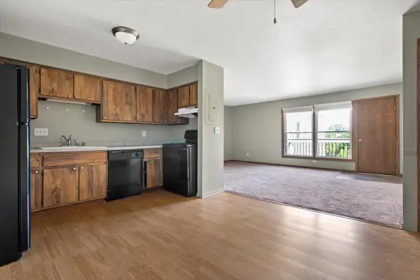 N114W16680 Crown DRIVE #7, Germantown, WI 53022