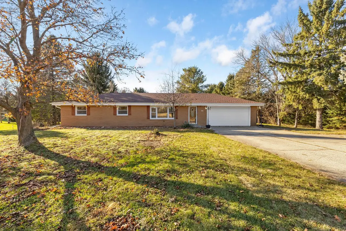 1341 Scenic ROAD, Hubertus, WI 53033 - Image #1