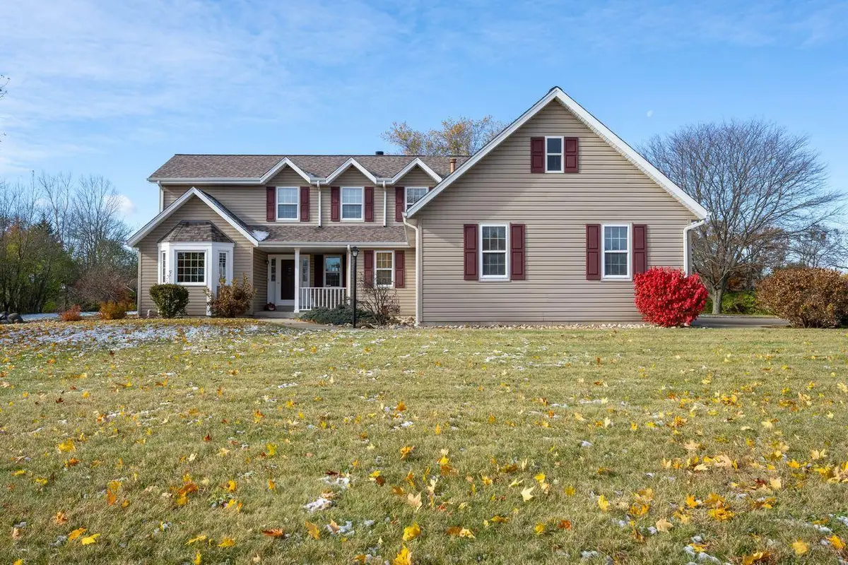 S81W30467 Bailey LANE, Mukwonago, WI 53149 - Image #1