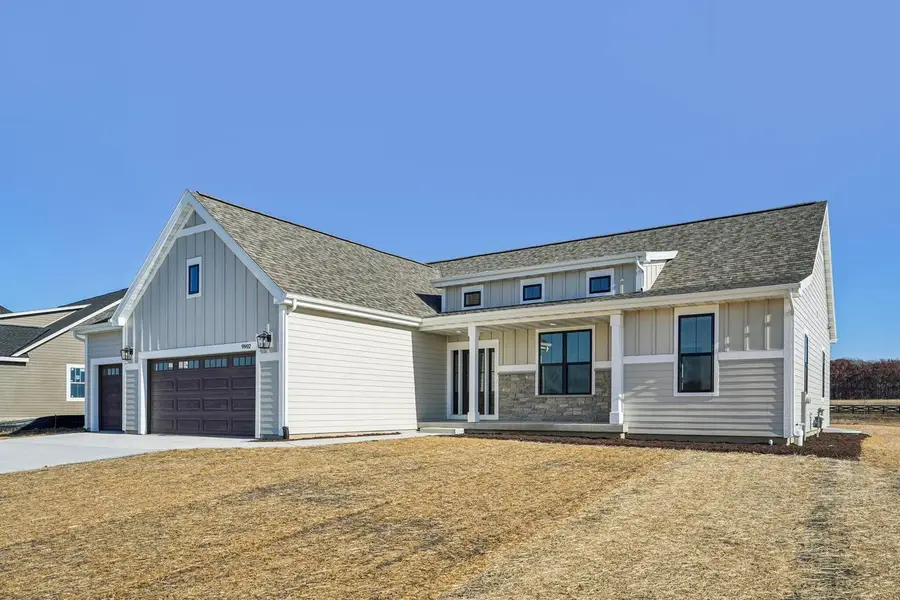 9902 N Migratory LANE, Mequon, WI 53097 - Image #2