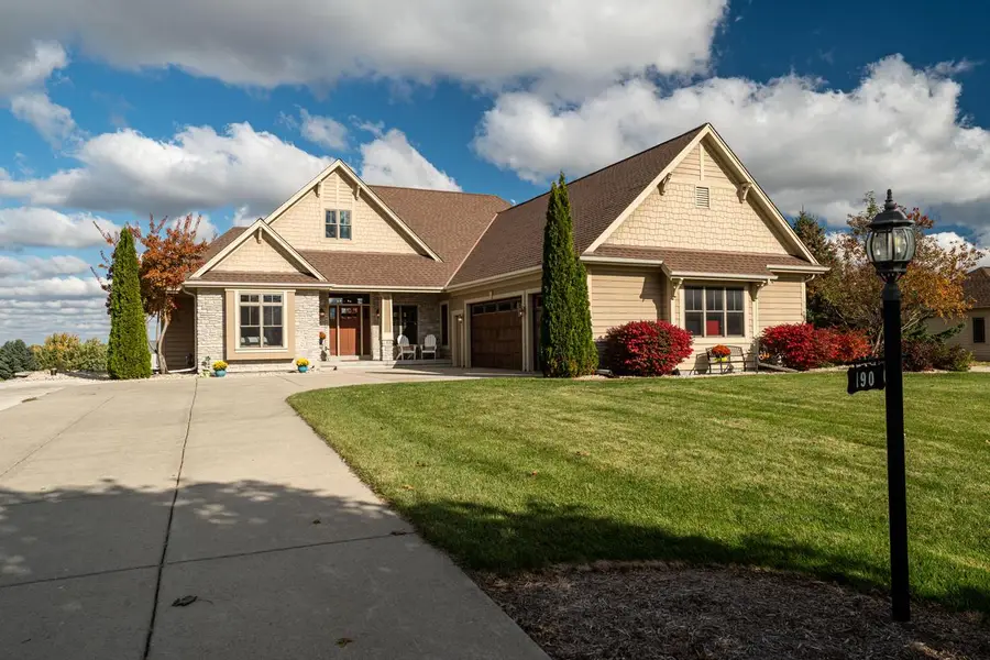 190 High Ridge COURT, Slinger, WI 53086 - Image #2