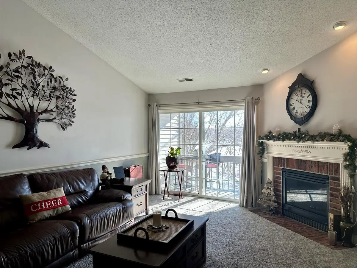 636 Pewaukee ROAD #H, Pewaukee, WI 53072 - Image #1