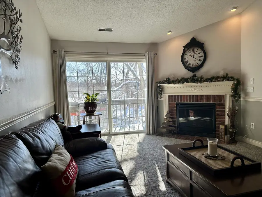 636 Pewaukee ROAD #H, Pewaukee, WI 53072 - Image #2