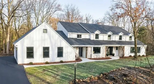 10525 N Fairway LANE, Mequon, WI 53092