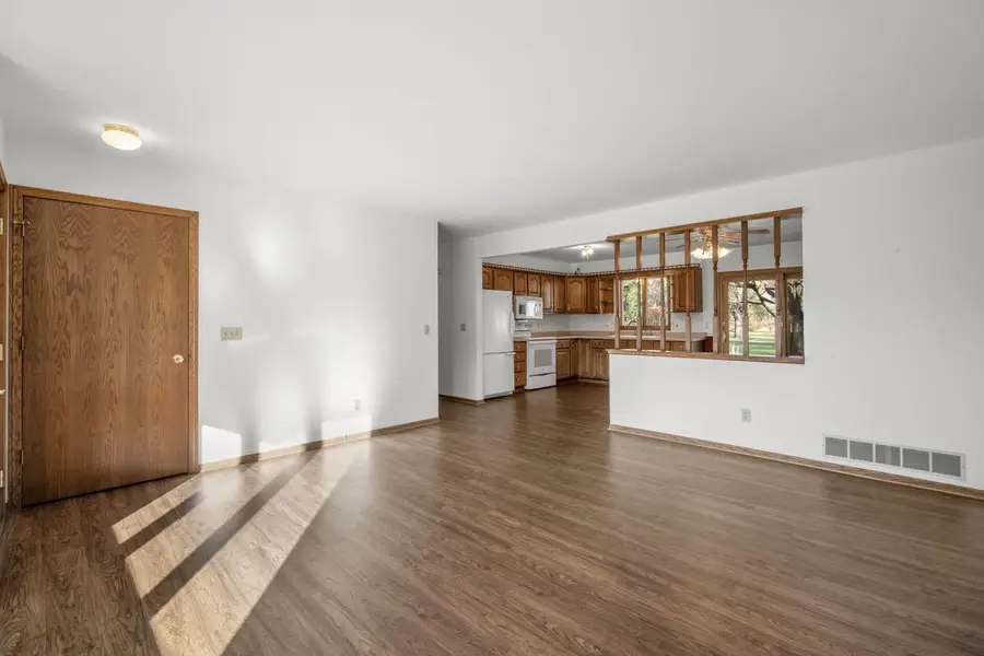 7526 North Point COURT, Kewaskum, WI 53040 - Image #3