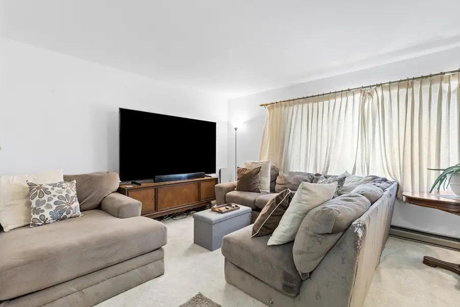 5147 S Camelot LANE, Greenfield, WI 53221 - #2