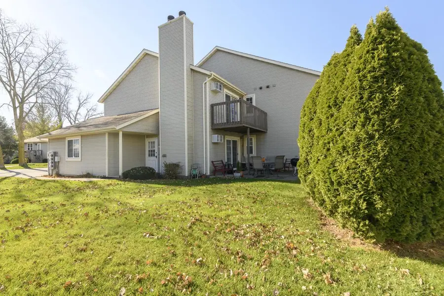 449 Slinger ROAD #3, Slinger, WI 53086 - Image #3