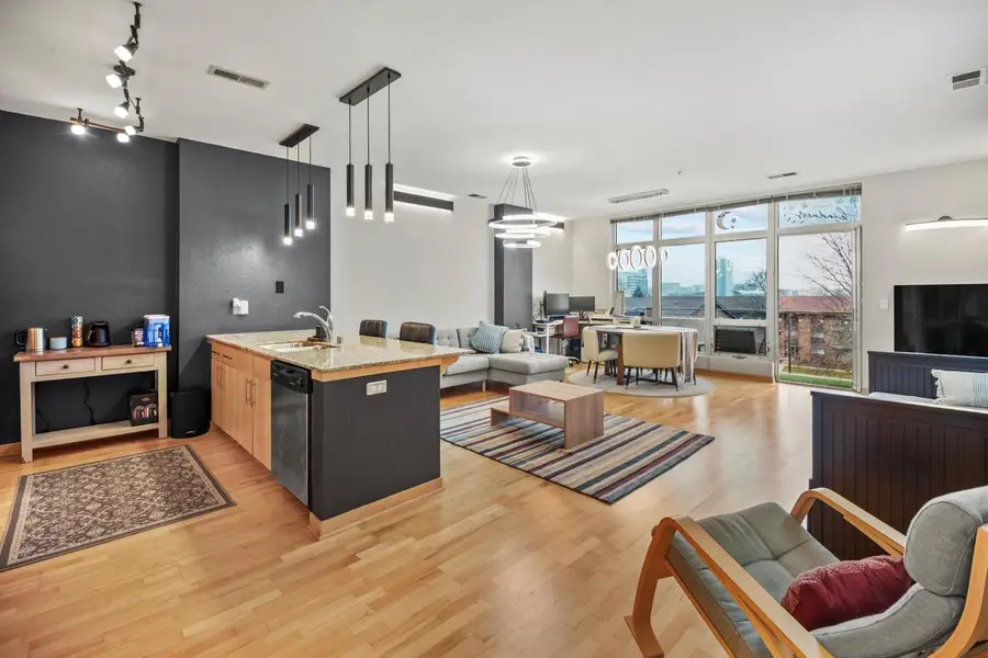 601 E Ogden AVENUE #405, Milwaukee, WI 53202 - Image #2