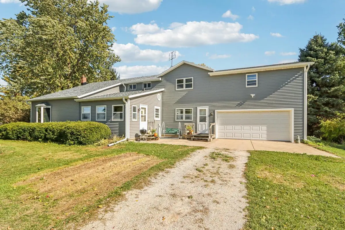 N8688 North ROAD, Ixonia, WI 53036 - Image #1