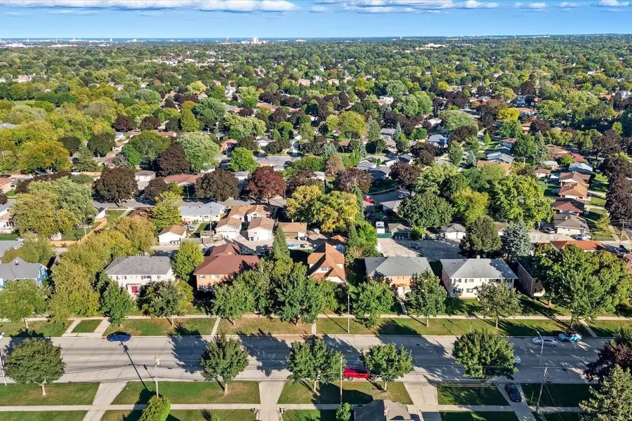 3320 S 92nd STREET, Milwaukee, WI 53227 - Image #3