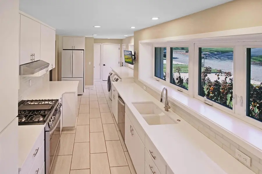 323 Ridge ROAD, Lake Geneva, WI 53147 - Image #3