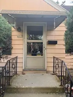 4215 W Florist AVENUE, Milwaukee, WI 53209