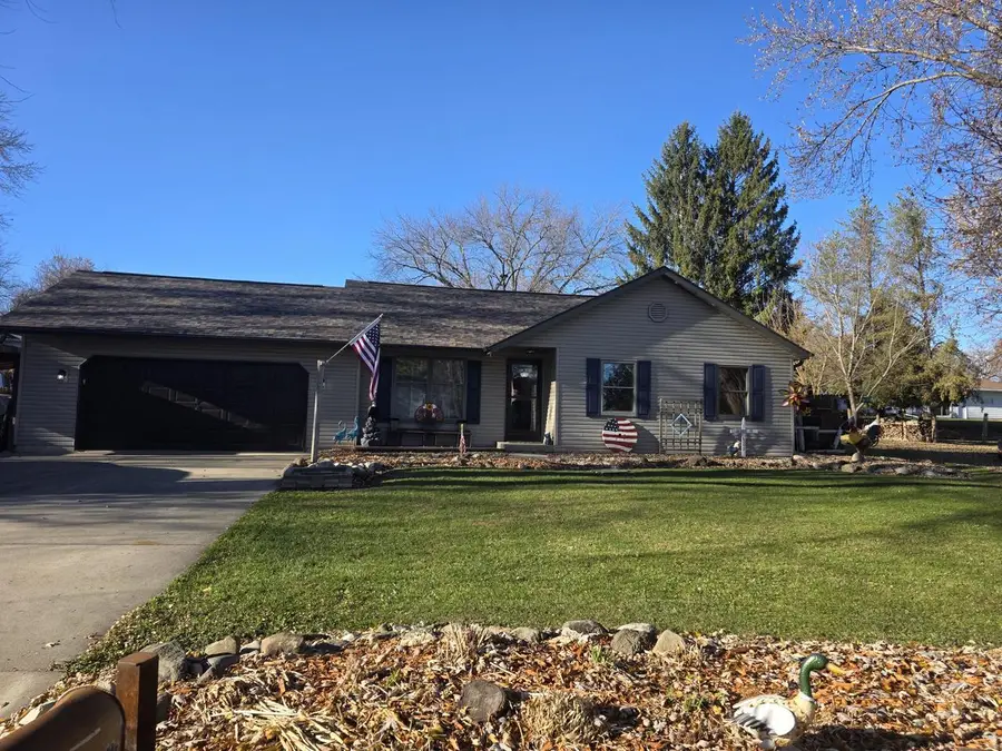 731 Sherwood Lane, Jefferson, WI 53549 - Image #2