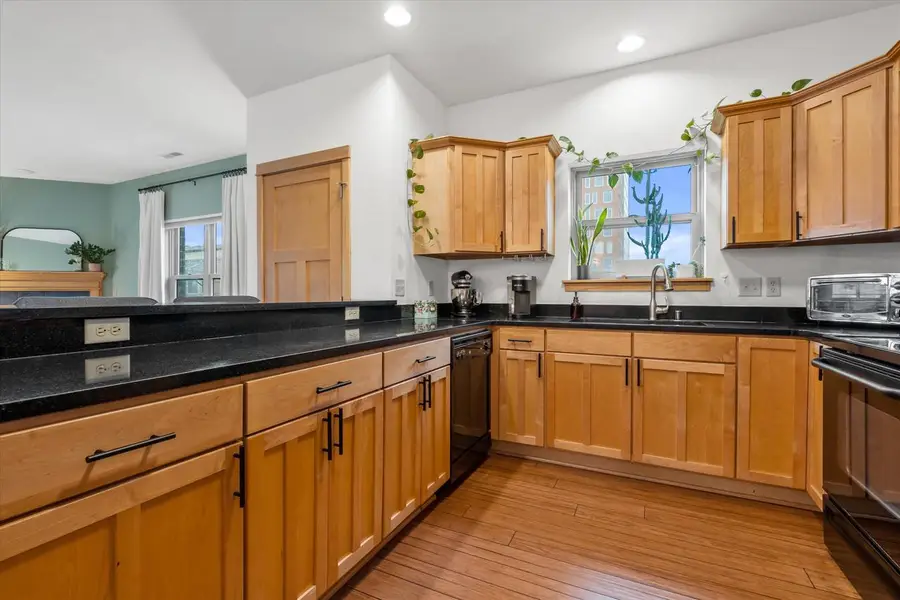 1812 E Lafayette PLACE #308, Milwaukee, WI 53202 - Image #2