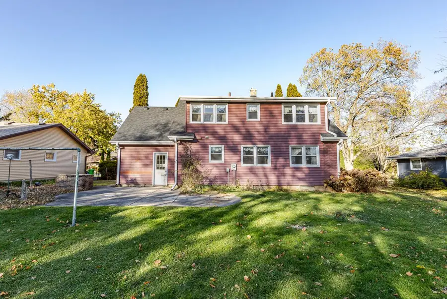 N55W37033 Harvard STREET, Oconomowoc, WI 53066 - Image #2