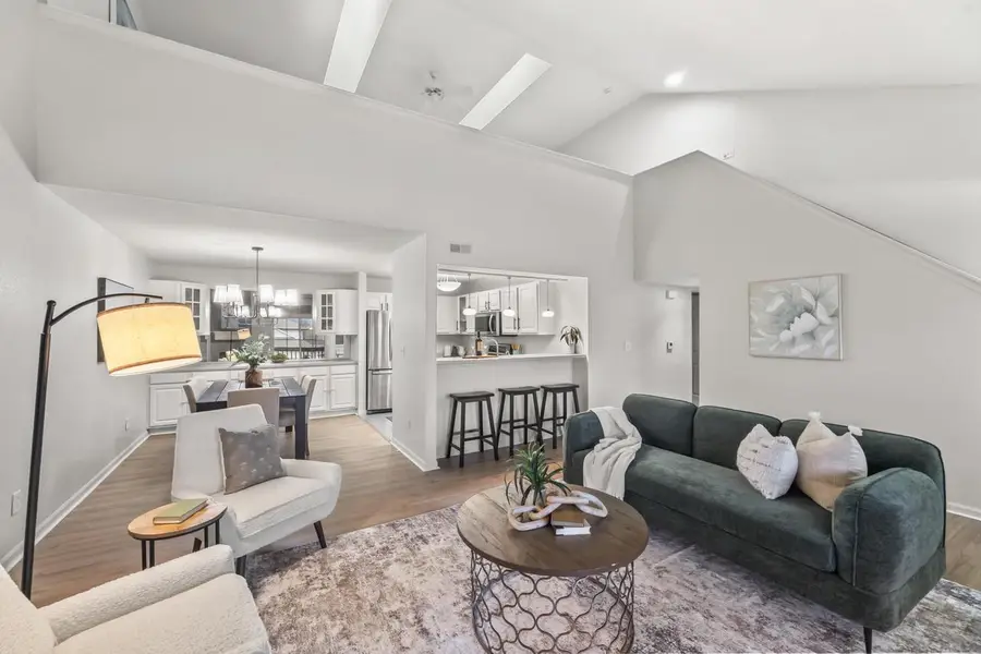 1339 Hillwood BOULEVARD #D, Pewaukee, WI 53072 - Image #2