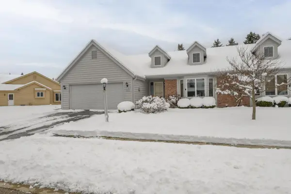 W180N9890 Riversbend CIRCLE W, Germantown, WI 53022