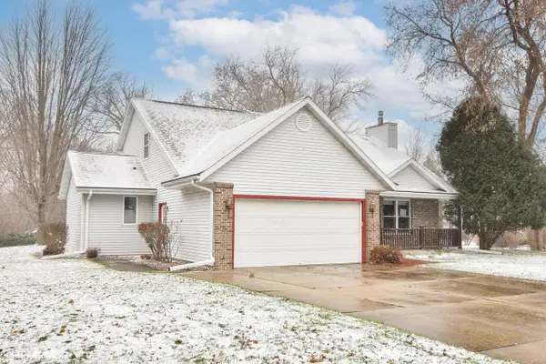 902 Martin DRIVE, Fredonia, WI 53021