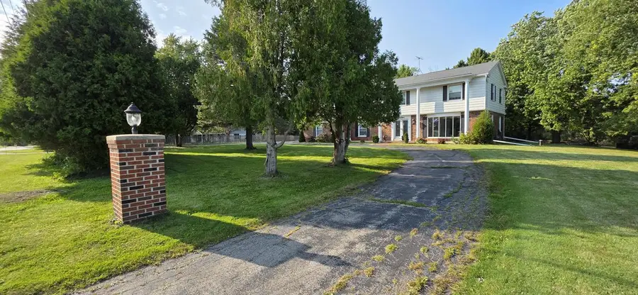 866 E Pioneer ROAD, Grafton, WI 53024 - Image #2