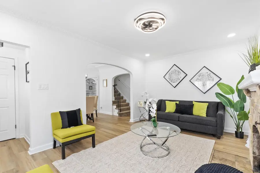 1229 W Olive STREET, Milwaukee, WI 53209 - Image #3