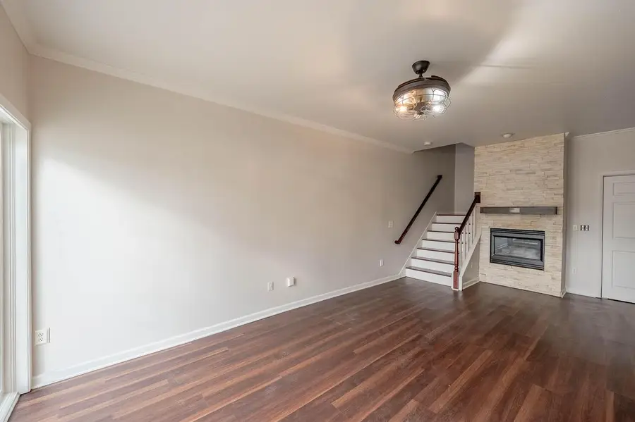 2415 Fox River PARKWAY #E, Waukesha, WI 53189 - Image #2