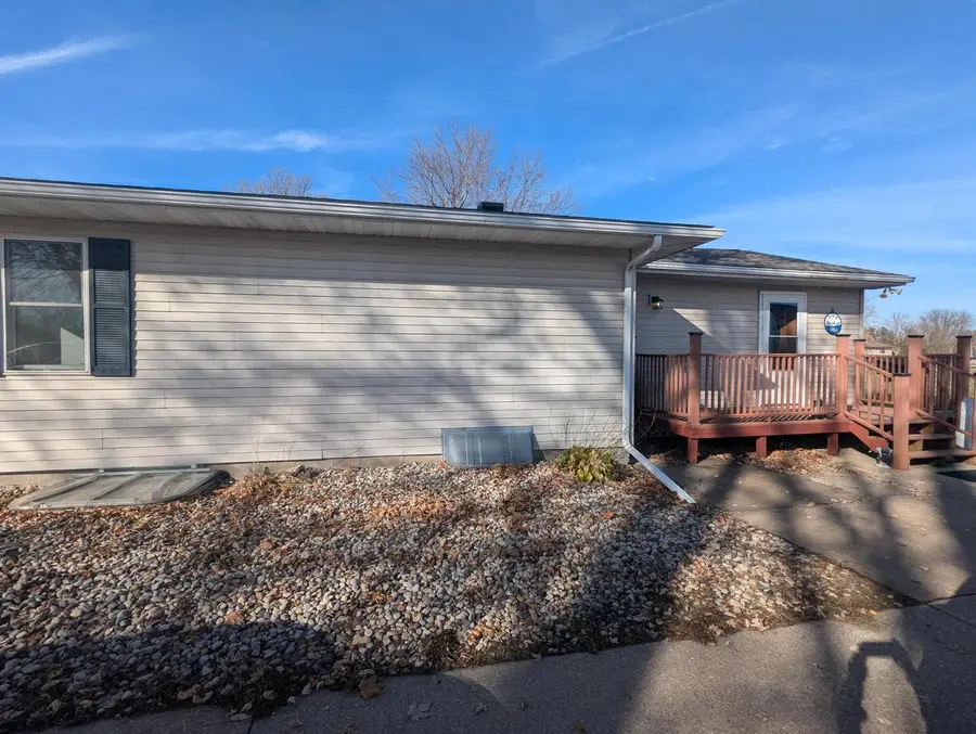 2544 Island Park ROAD, La Crosse, WI 54603 - Image #2