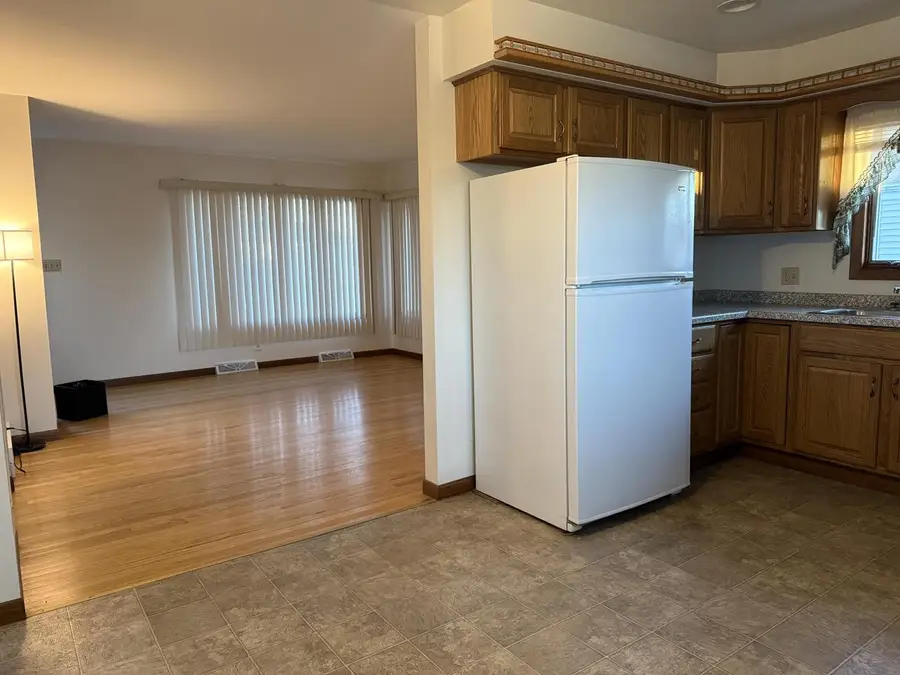 725 Harker AVENUE, Hartford, WI 53027 - Image #3