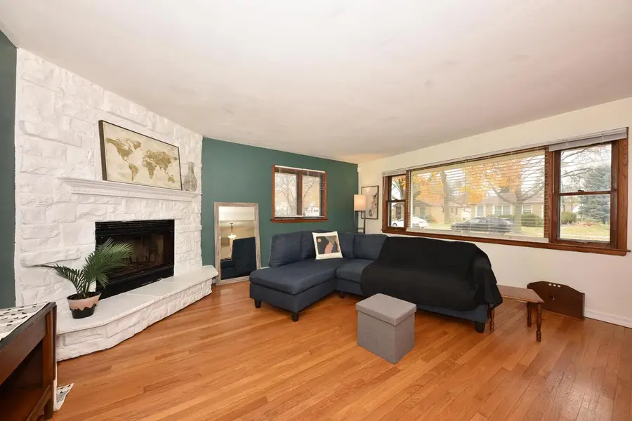 5607 N Argyle AVENUE, Glendale, WI 53209 - Image #3