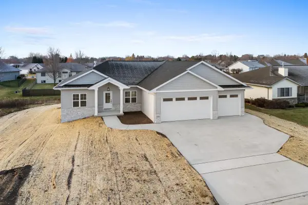 4313 Deerbrook LANE, Manitowoc, WI 54220