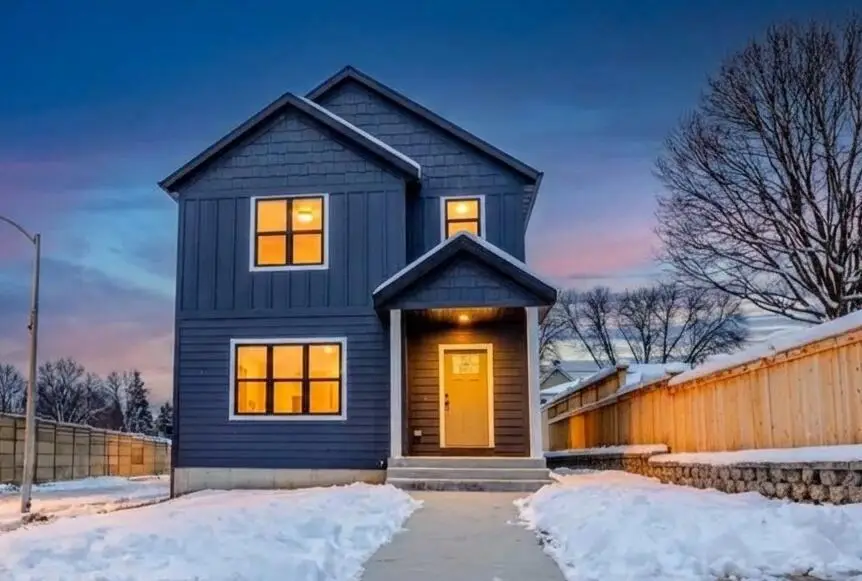 1800 E Hillcrest AVENUE, Milwaukee, WI 53207 - #1