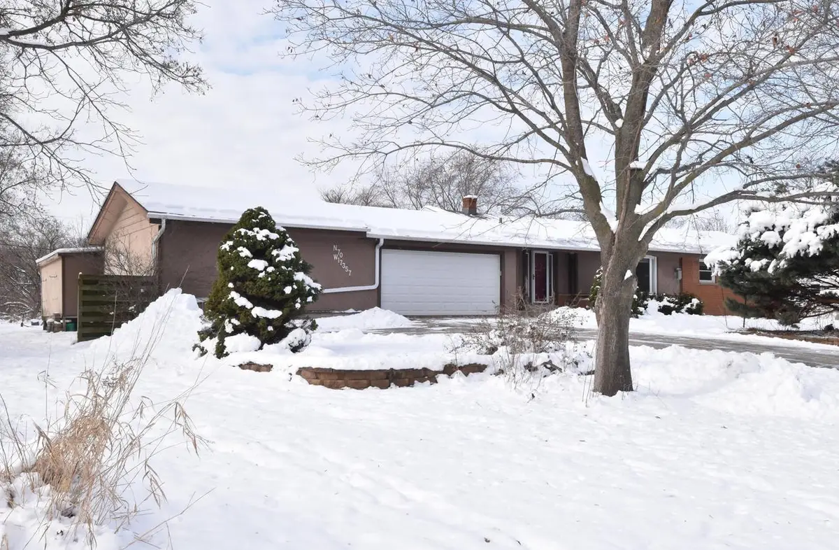 N70W17357 Fawn AVENUE, Menomonee Falls, WI 53051 - Image #1