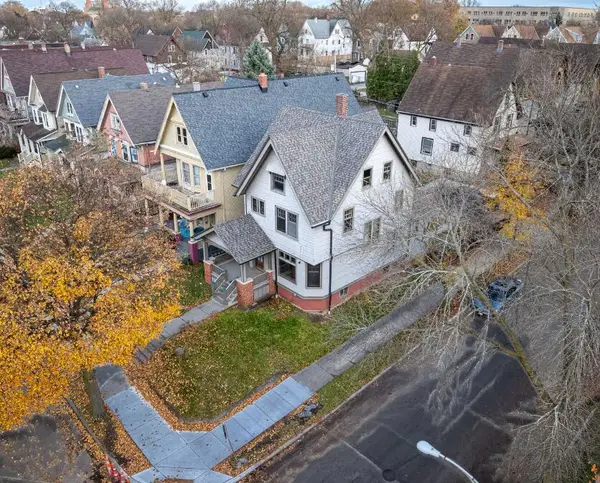 3249 W Mckinley BOULEVARD, Milwaukee, WI 53208