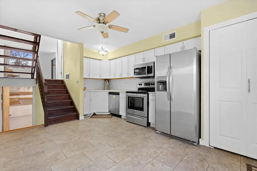 1522 Big Bend ROAD #B, Waukesha, WI 53189 - Image #3