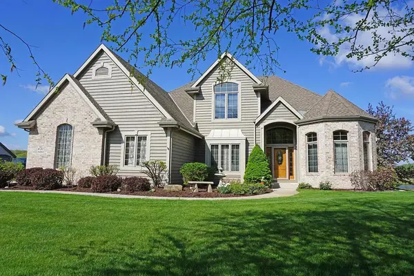 W282N4163 Somerset LANE, Pewaukee, WI 53072