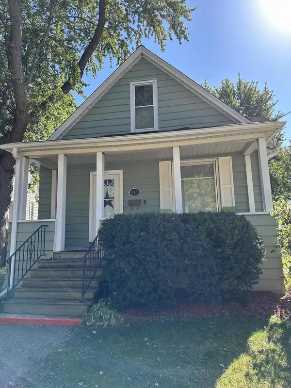 913 69th STREET, Kenosha, WI 53143